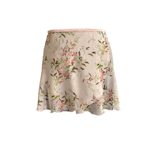 Falda corta rosa claro con flores