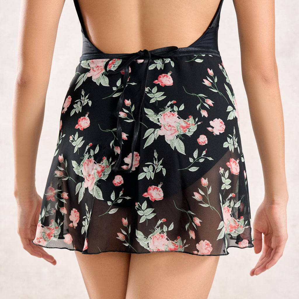 Falda envolvente corta negro con rosas
